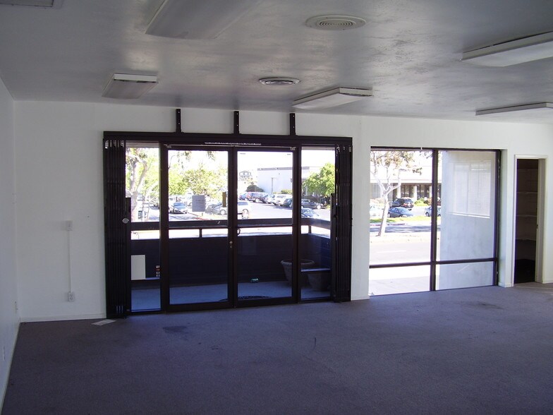 8855 Balboa Ave, San Diego, CA à louer - Photo intérieure – Image 3 sur 20