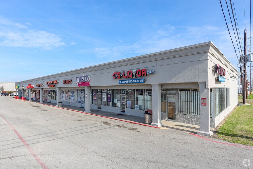 105 Kenning Rd, Crosby, TX à louer - Photo de l’immeuble – Image 2 sur 5