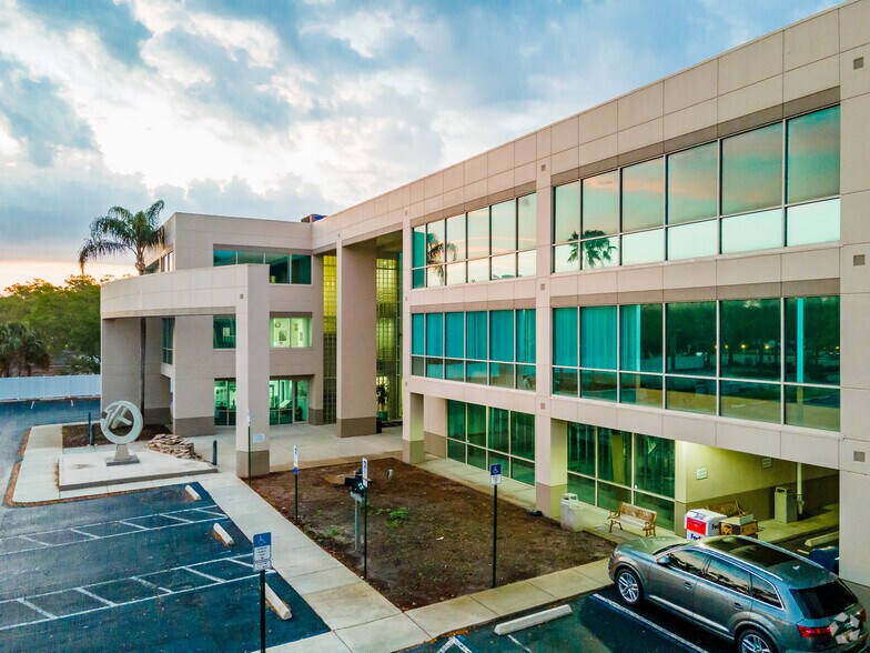 2963 Gulf To Bay Blvd, Clearwater, FL à louer - Photo de l’immeuble – Image 3 sur 9