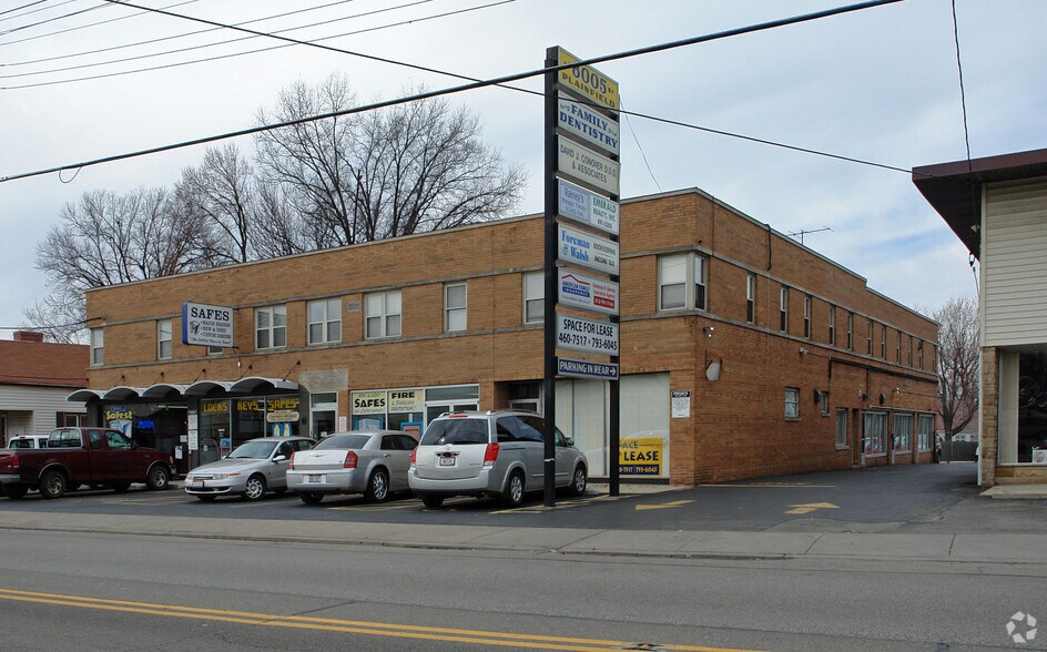 8005 Plainfield Rd, Cincinnati, OH à louer - Photo de l’immeuble – Image 2 sur 2