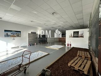 Plus de détails pour Local commercial à louer