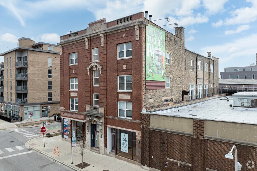 3257 N Sheffield Ave, Chicago, IL à louer - Photo de l’immeuble – Image 2 sur 5