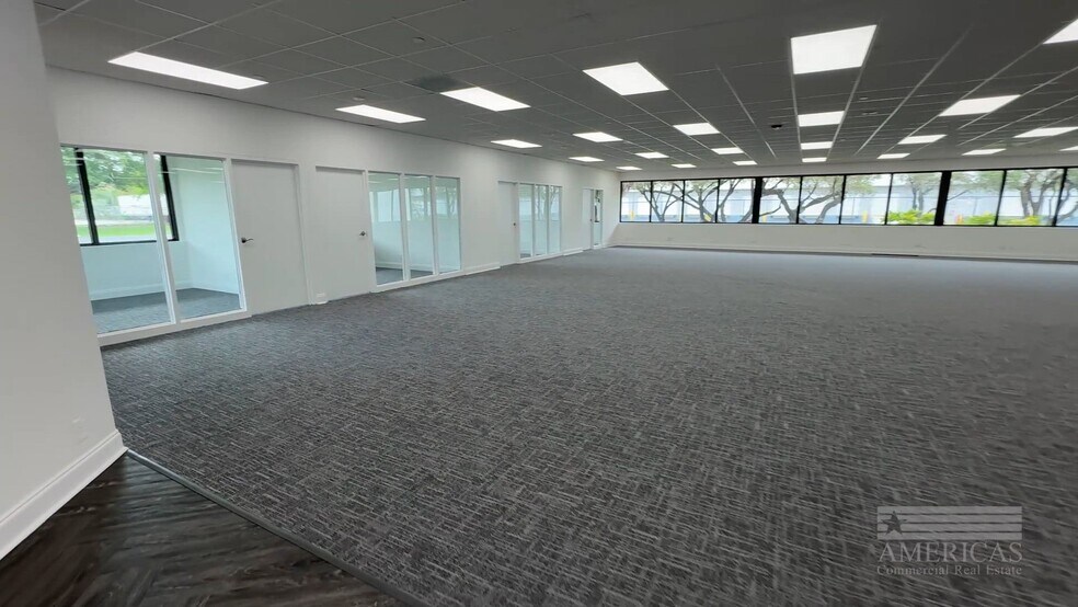 1910 NW 97th Ave, Miami, FL à louer - Vidéo sur l’annonce professionnelle – Image 3 sur 19