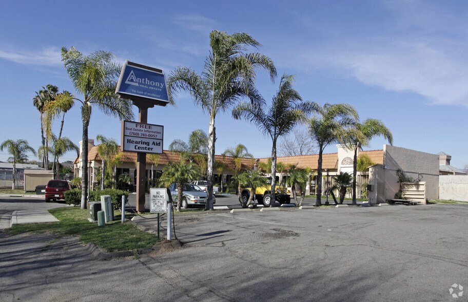 430 N Cedar St, Escondido, CA à louer - Photo de l’immeuble – Image 3 sur 11