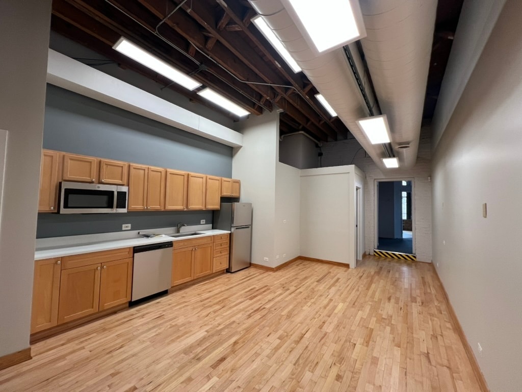 1332 N Halsted St, Chicago, IL à louer Photo de l’immeuble– Image 1 sur 17