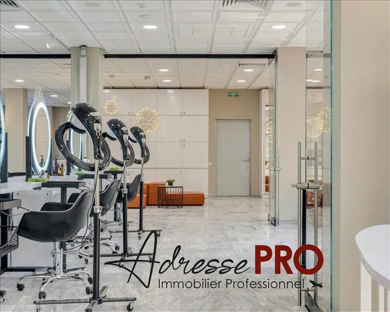 Local commercial dans VILLENAVE-D'ORNON à vendre Photo intérieure– Image 1 sur 2