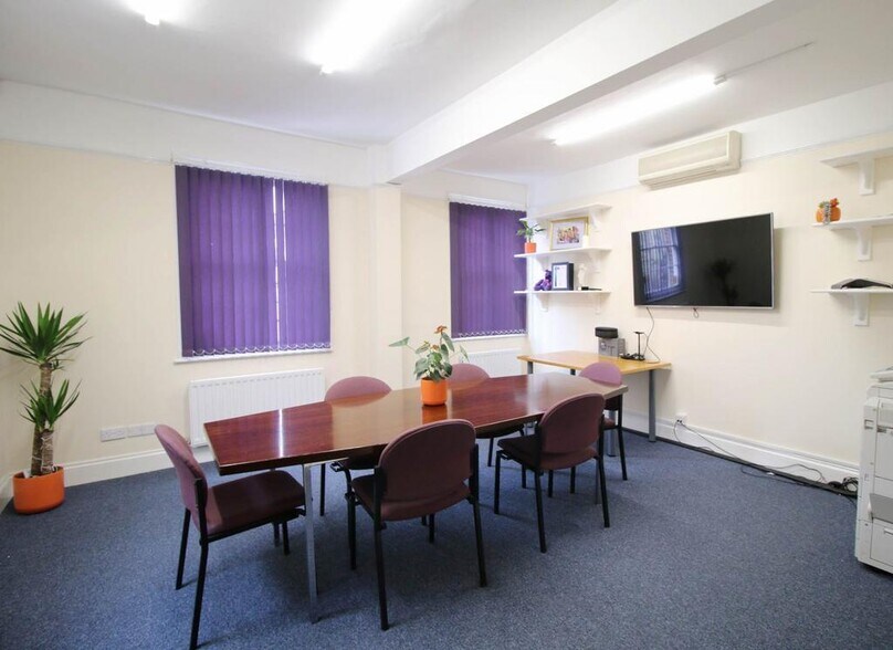 18 Newbury St, Wantage à vendre - Photo intérieure – Image 2 sur 11