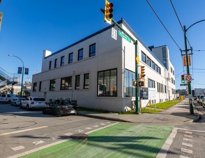 1305-1315 Powell St, Vancouver, BC à louer - Photo de l’immeuble – Image 2 sur 5