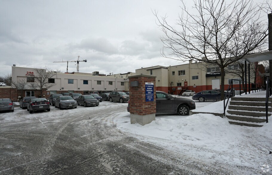 290 Picton Ave, Ottawa, ON à louer - Photo de l’immeuble – Image 2 sur 3