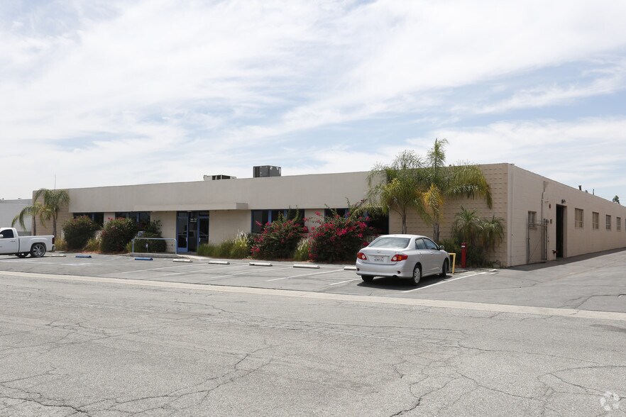749-751 N Coney Ave, Azusa, CA à louer - Photo de l’immeuble – Image 3 sur 6