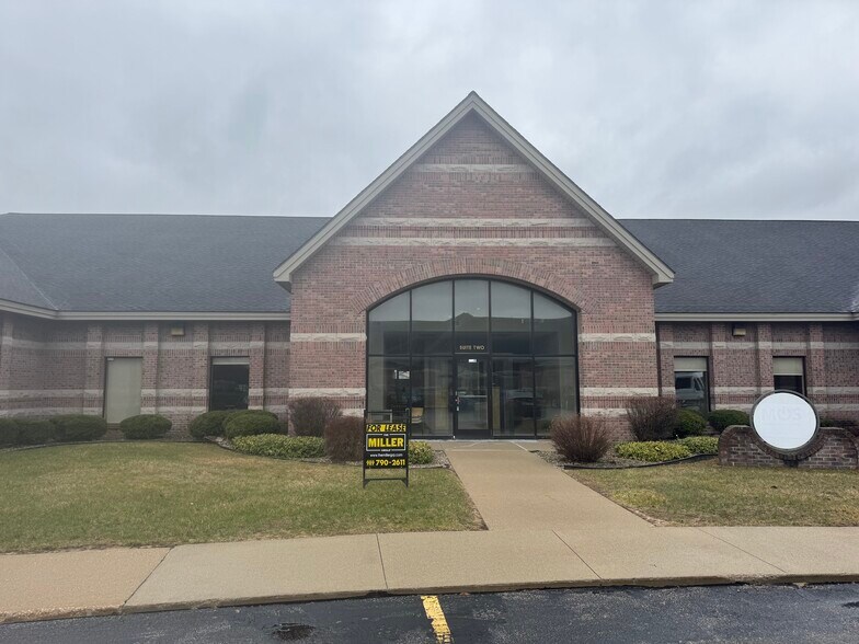 4177 Fashion Square, Saginaw, MI à louer - Photo de l’immeuble – Image 1 sur 11