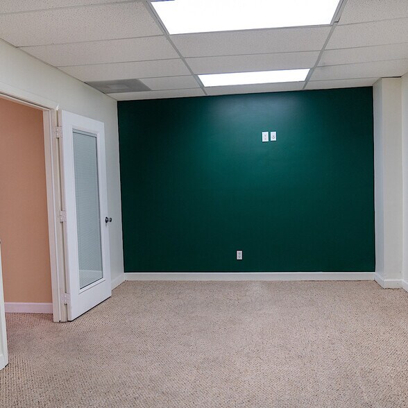 1371 SW 8th St, Pompano Beach, FL à louer - Photo intérieure – Image 3 sur 36