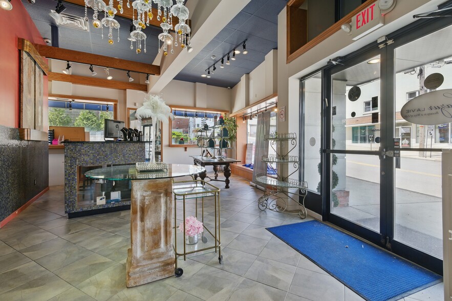 267 Main St, Nyack, NY à vendre - Photo intérieure – Image 2 sur 38