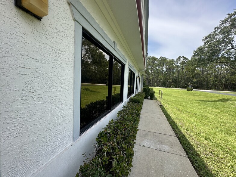 1825 Business Park Blvd, Daytona Beach, FL à louer - Photo de l’immeuble – Image 3 sur 8