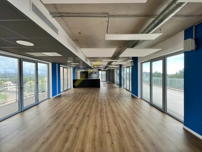 Plus de détails pour Bureau à louer