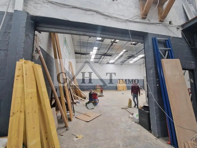 Industriel/Logistique dans Stains à louer - Photo intérieure – Image 3 sur 5