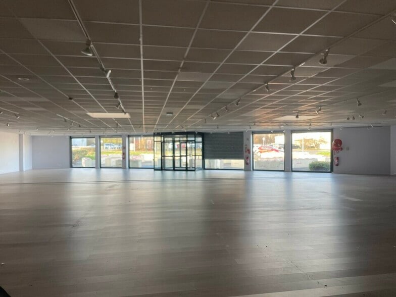 Local commercial dans Reims à vendre - Photo intérieure – Image 2 sur 5