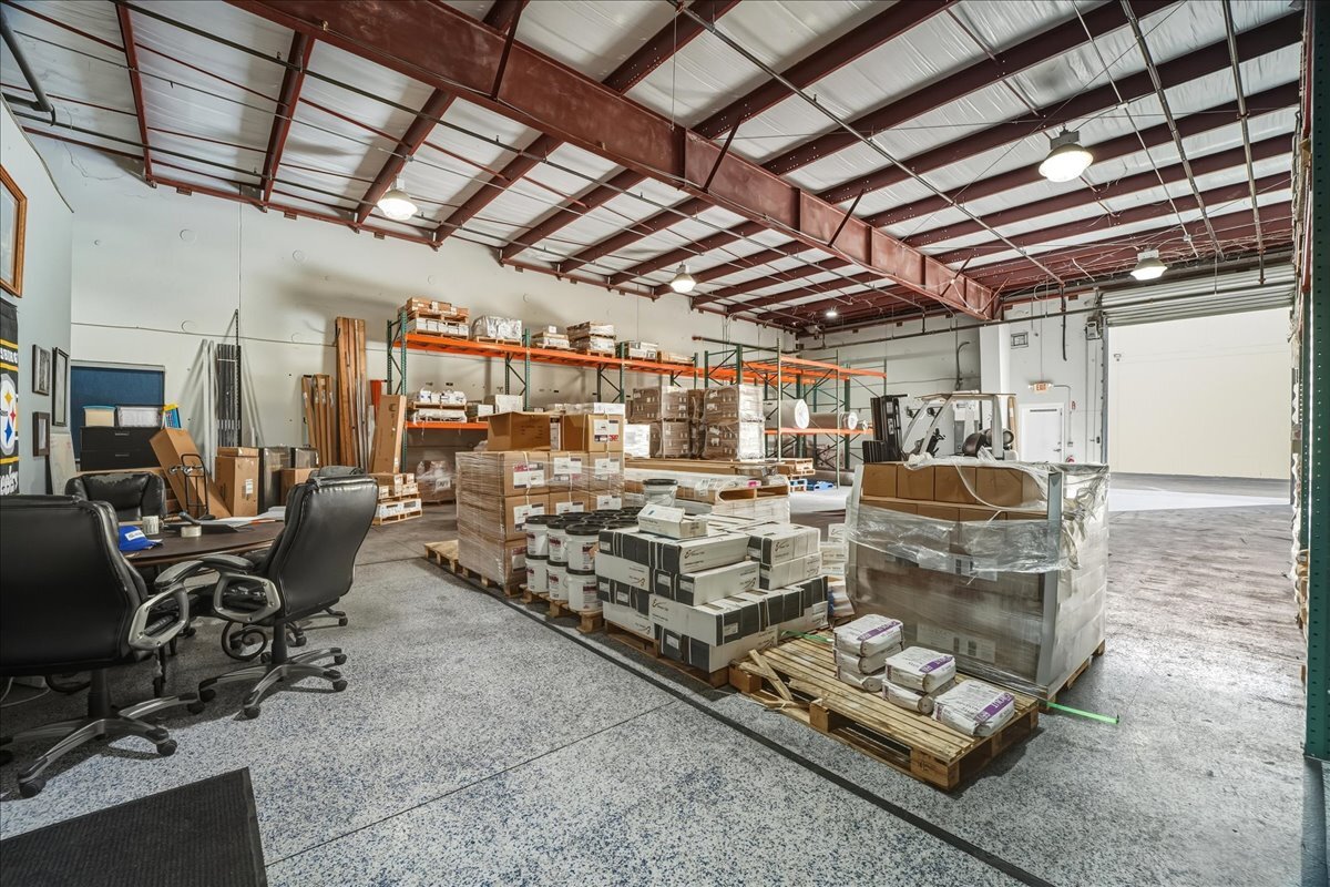 17000 Alico Commerce Ct, Fort Myers, FL 33967 - Lot 1 -  - Photo intérieure - Image 1 of 3