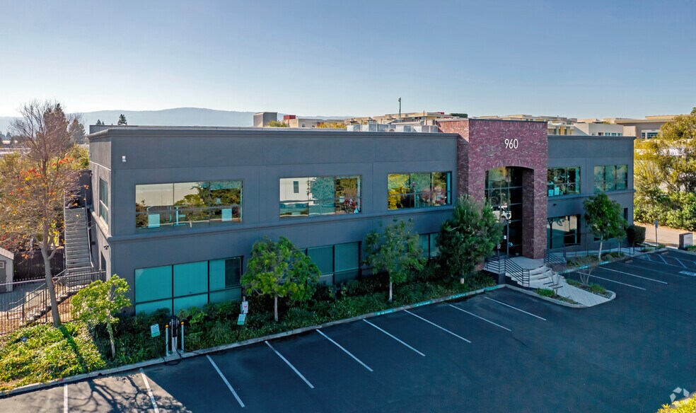 960 San Antonio Rd, Palo Alto, CA à louer - Photo de l’immeuble – Image 3 sur 12