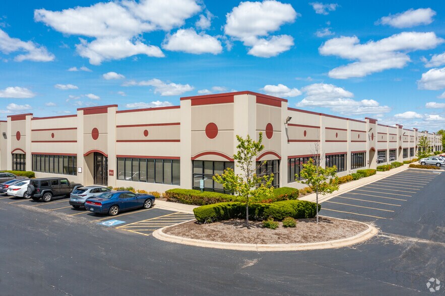 2511 Technology Dr, Elgin, IL à louer - Photo de l’immeuble – Image 1 sur 11