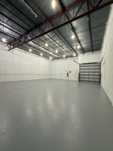 3600 NE 4th Ave, Oakland Park, FL à louer Photo intérieure– Image 2 sur 8
