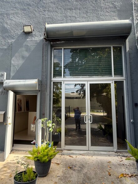777 NW 28th St, Miami, FL à louer - Photo de l’immeuble – Image 1 sur 6