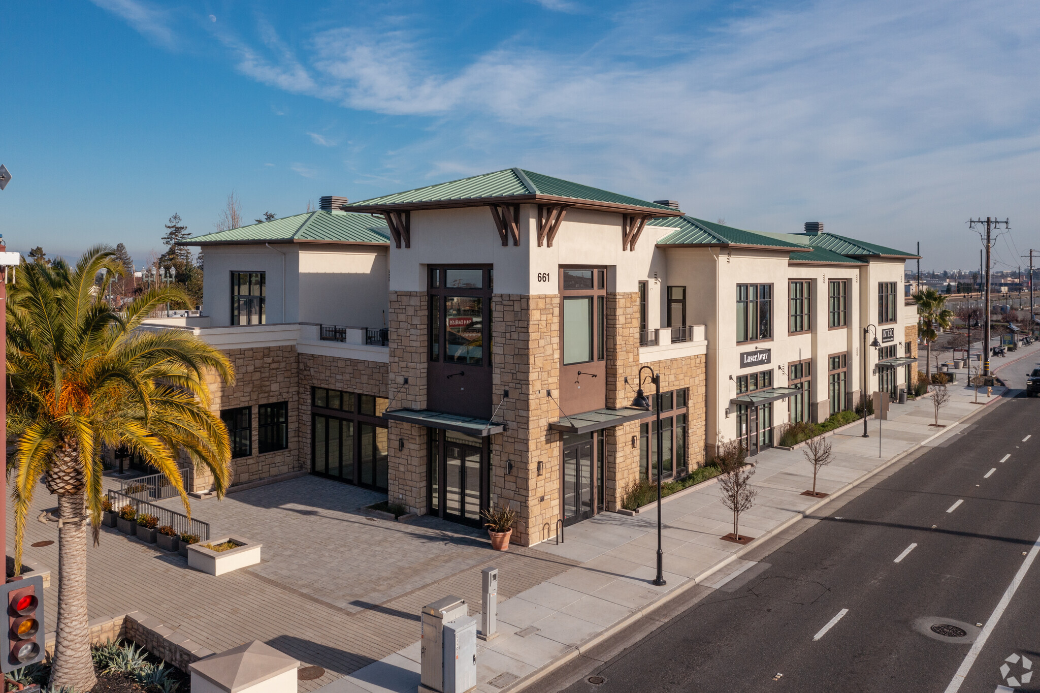 661 El Camino Real, San Carlos, CA à louer Photo de l’immeuble– Image 1 sur 7
