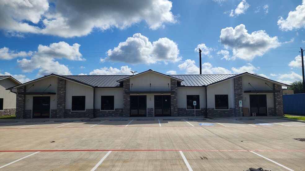 1849 Forest Park Ln, Pearland, TX à louer - Photo de l’immeuble – Image 2 sur 31