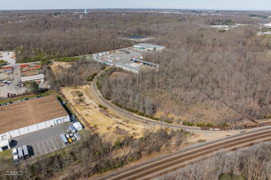 11615 Shannon Dr, Fredericksburg, VA à vendre - Photo de l’immeuble – Image 2 sur 6