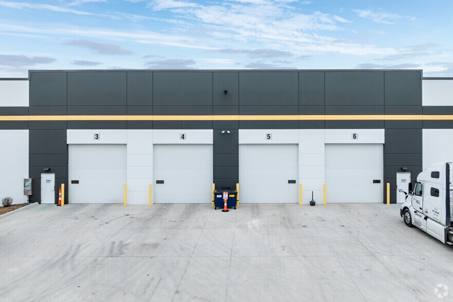 13800 George Bush Ct, Huntley, IL à louer - Photo de l’immeuble – Image 3 sur 5