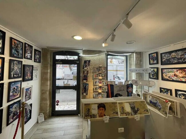 Plus de détails pour Bureau, Local commercial à louer