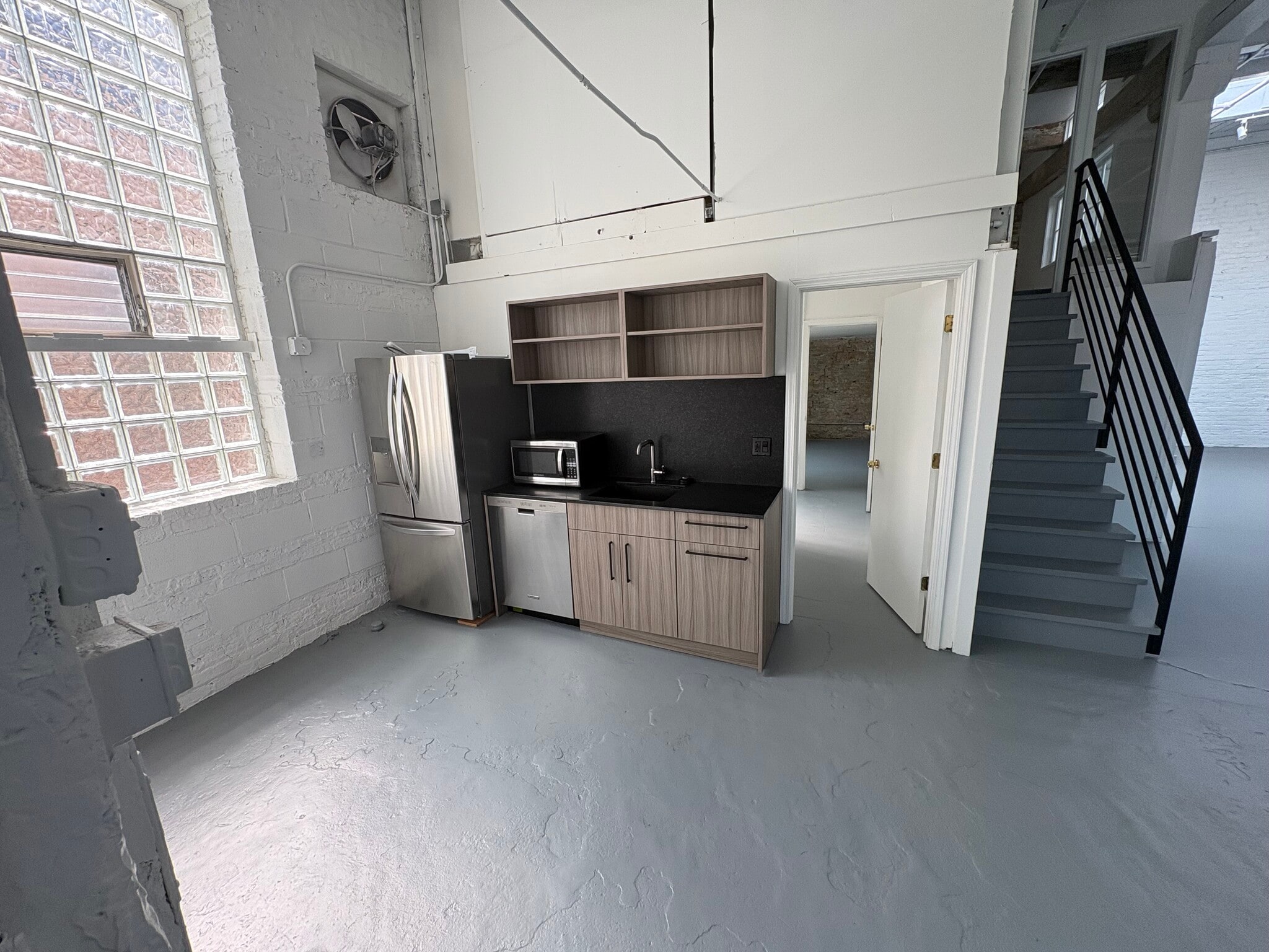 1517 W Carroll Ave, Chicago, IL à louer Photo intérieure– Image 1 sur 3