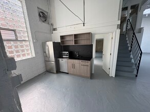 1517 W Carroll Ave, Chicago, IL à louer Photo intérieure– Image 1 sur 3