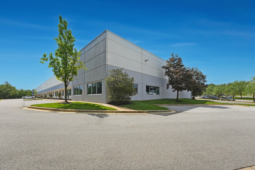 8240 Preston Ct, Jessup, MD à louer - Photo de l’immeuble – Image 3 sur 24