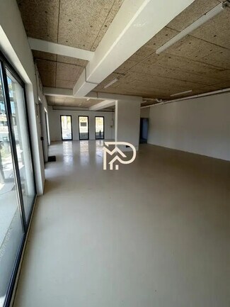 Plus de détails pour Local commercial à louer