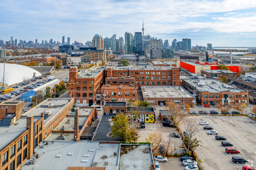 49 Fraser Ave, Toronto, ON à louer - Aérien – Image 3 sur 3