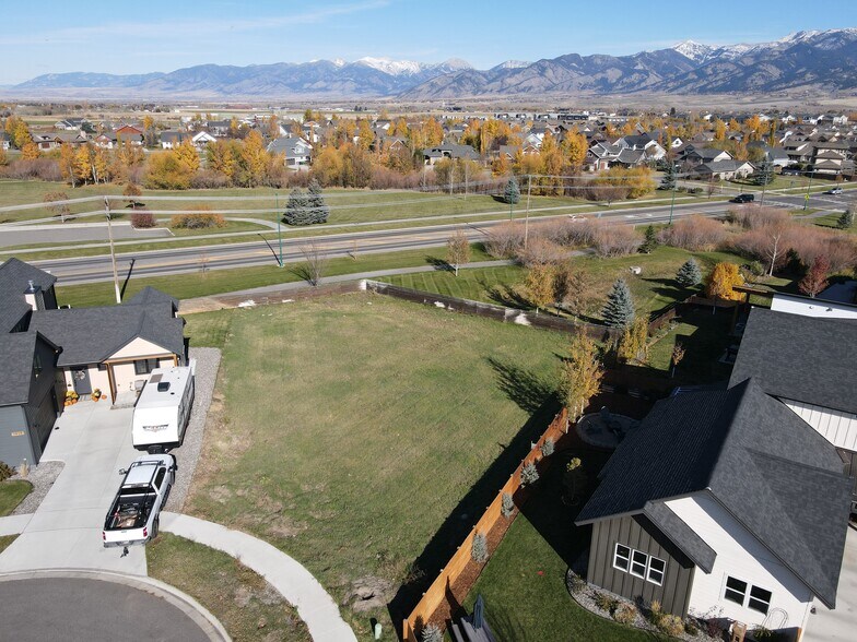 1806 Windrow Dr, Bozeman, MT à vendre - Photo de l’immeuble – Image 2 sur 15