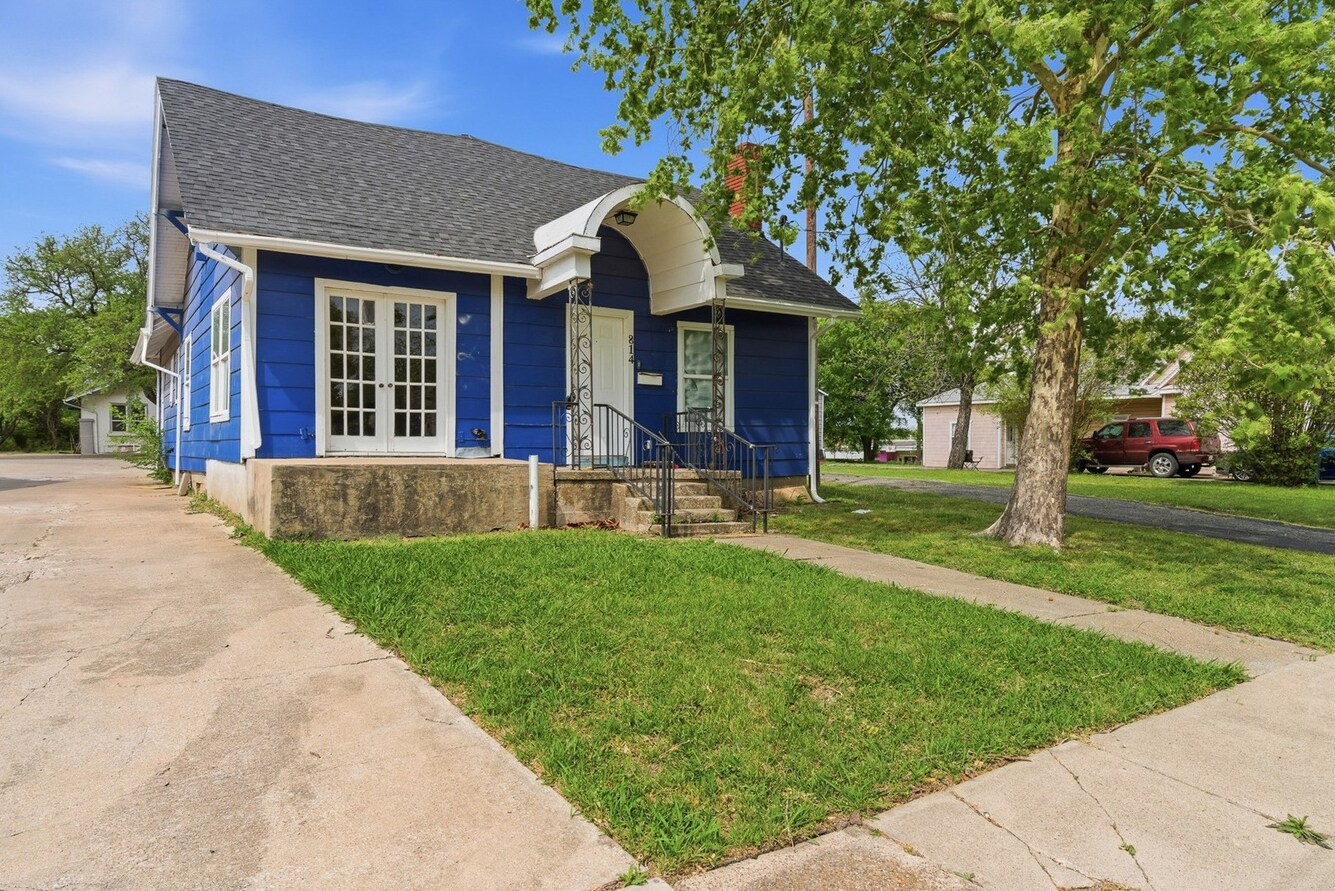814 N Walnut St, Sherman, TX à vendre Photo principale– Image 1 sur 2