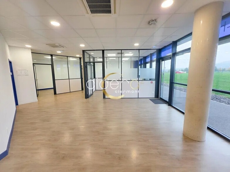 Bureau dans COURNON-D'AUVERGNE à louer - Photo de l’immeuble – Image 2 sur 12