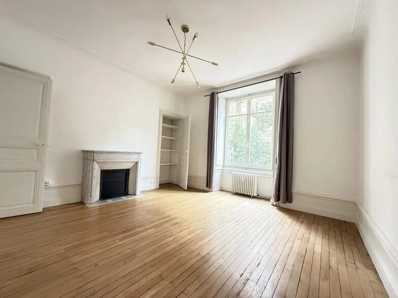 Bureau dans Nantes à louer - Photo de l’immeuble – Image 2 sur 6