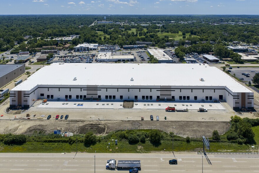 2300 Warrenville Rd, Downers Grove, IL à louer - Photo de l’immeuble – Image 2 sur 7