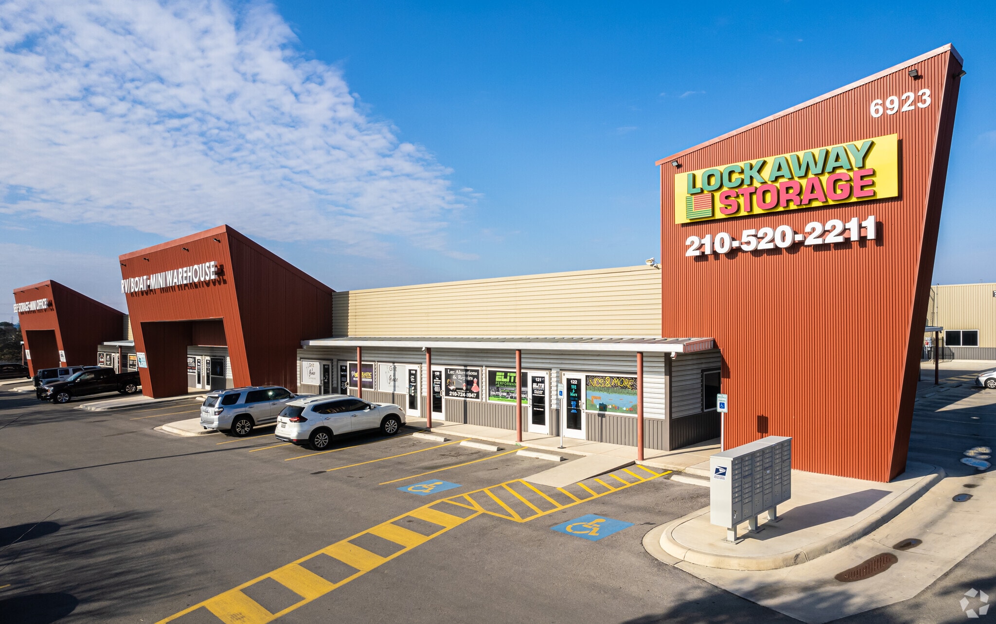 6923 W Loop 1604, San Antonio, TX à louer Photo principale– Image 1 sur 15