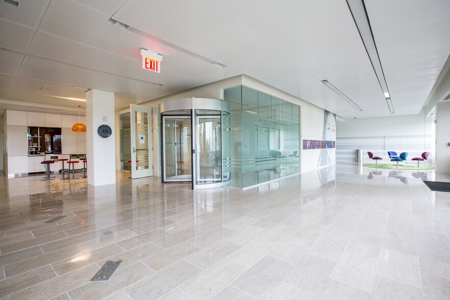 444 Hoes Ln, Piscataway, NJ à louer - Photo de l’immeuble – Image 3 sur 13