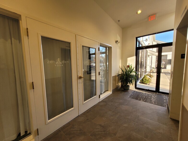 767 Islington St, Portsmouth, NH à louer - Hall d’entrée – Image 3 sur 7