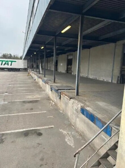 Industriel/Logistique dans Corbas à louer - Photo de l’immeuble – Image 2 sur 6