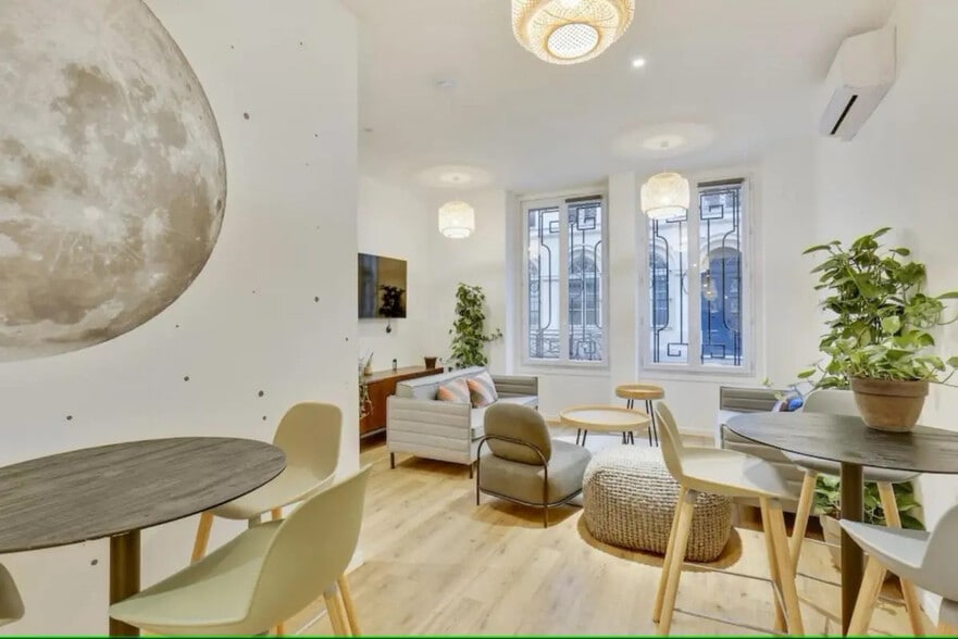31 Cite D'Antin, Paris à louer - Photo de l’immeuble – Image 3 sur 5