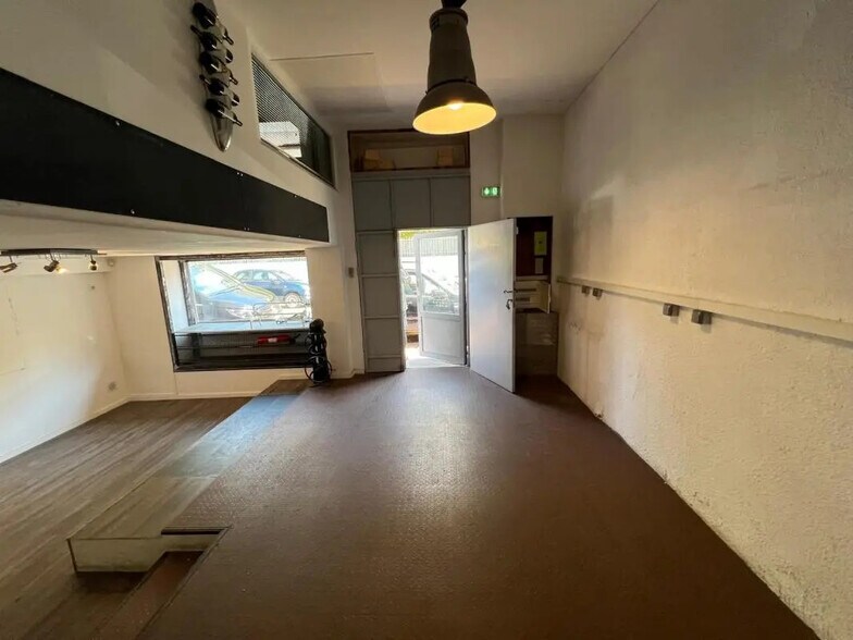 18 Rue Louis Nouveau, Cannes à louer - Photo de l’immeuble – Image 2 sur 10