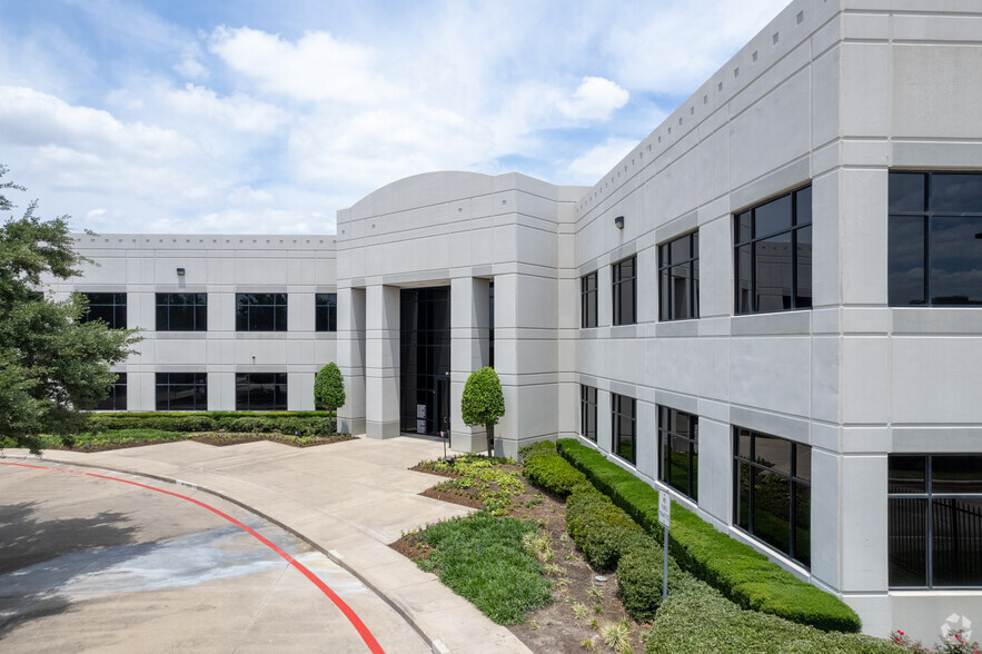 8101 W Sam Houston Pky S, Houston, TX à vendre - Photo de l’immeuble – Image 3 sur 8