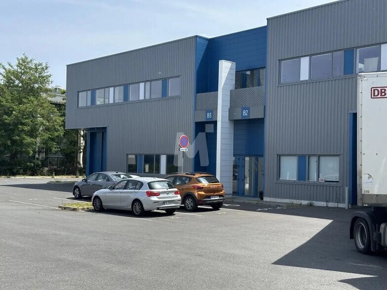 Local d’activités dans Villebon-sur-Yvette à louer - Photo de l’immeuble – Image 3 sur 7