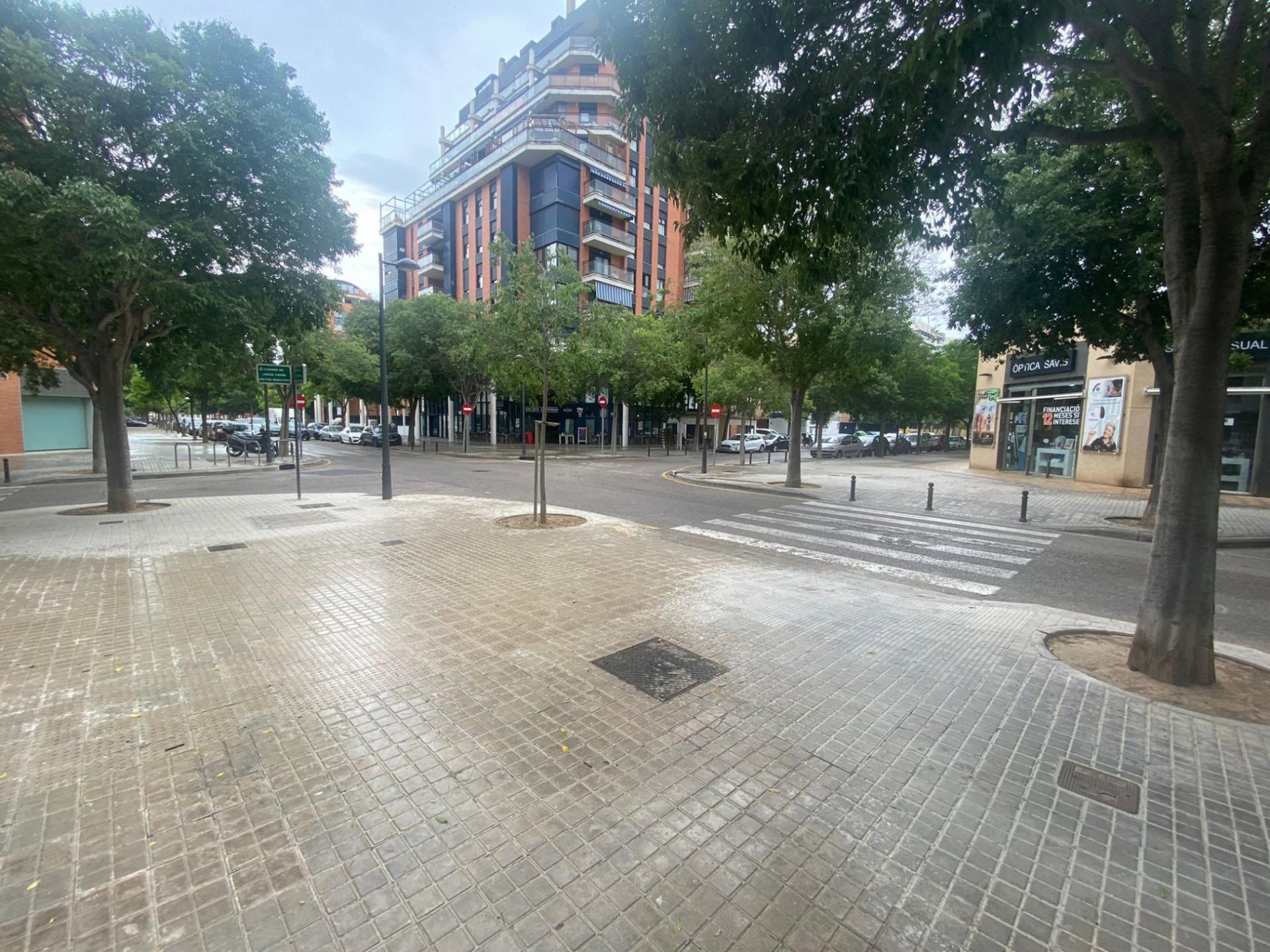 Local commercial dans València, Valencia à vendre Photo de l’immeuble– Image 1 sur 18